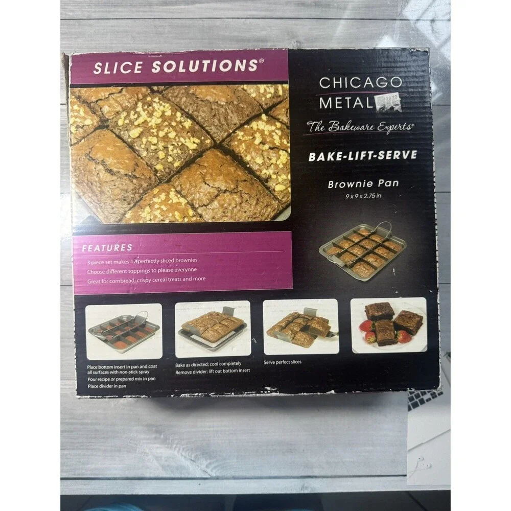 Chicago Metallic Slice Solutions Brownie Pan 9x9 Bake Lift Serve Divider 12